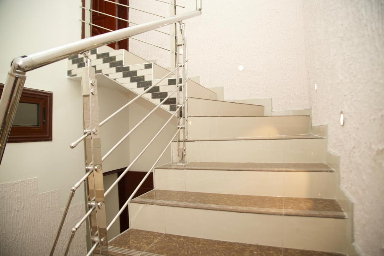 Capitole Hotel Abidjan Exterior photo