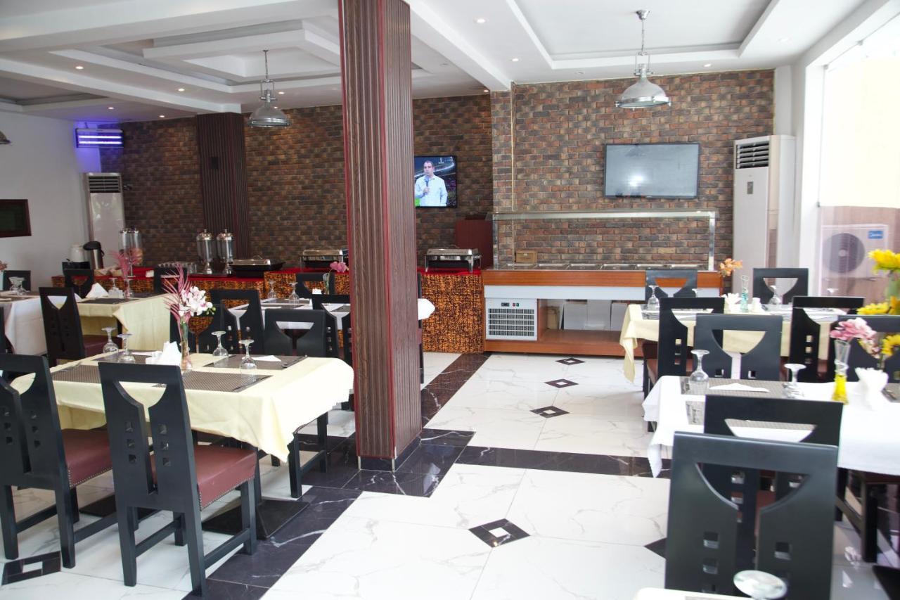 Capitole Hotel Abidjan Exterior photo