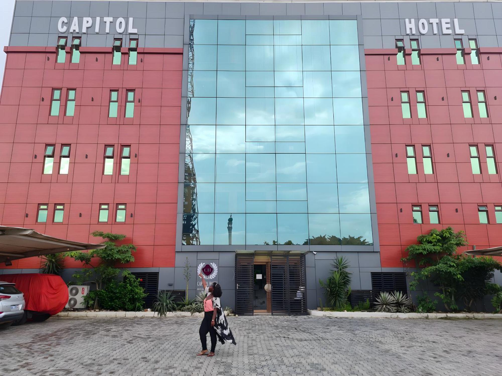 Capitole Hotel Abidjan Exterior photo